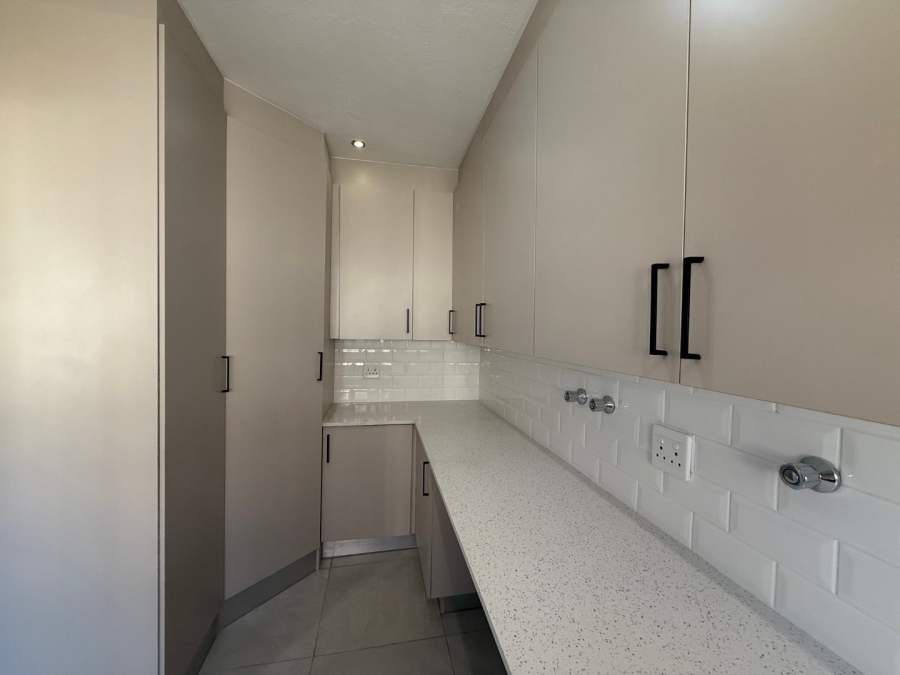 To Let 4 Bedroom Property for Rent in Meerhof North West